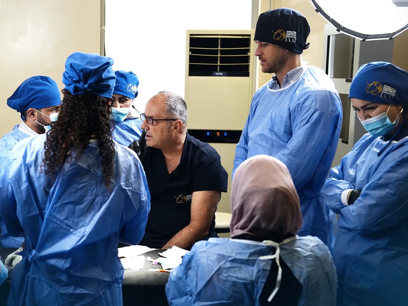 Dissection under anatomist guidance